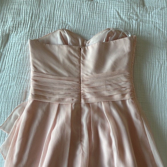 Soft pink David’s Bridal Strapless Dress. Size 6 - Picture 5 of 6